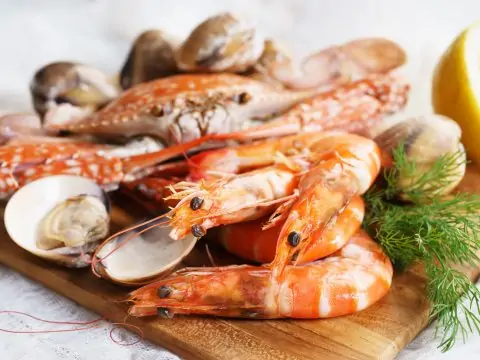 Consejos de expertos para descongelar y preparar mariscos