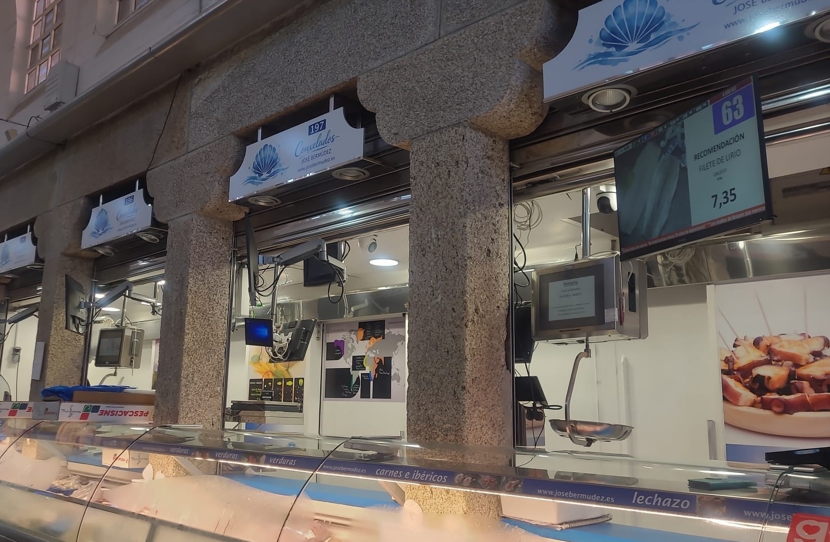 Puesto 197 de Conxelados José Bermúdez en la plaza de abastos